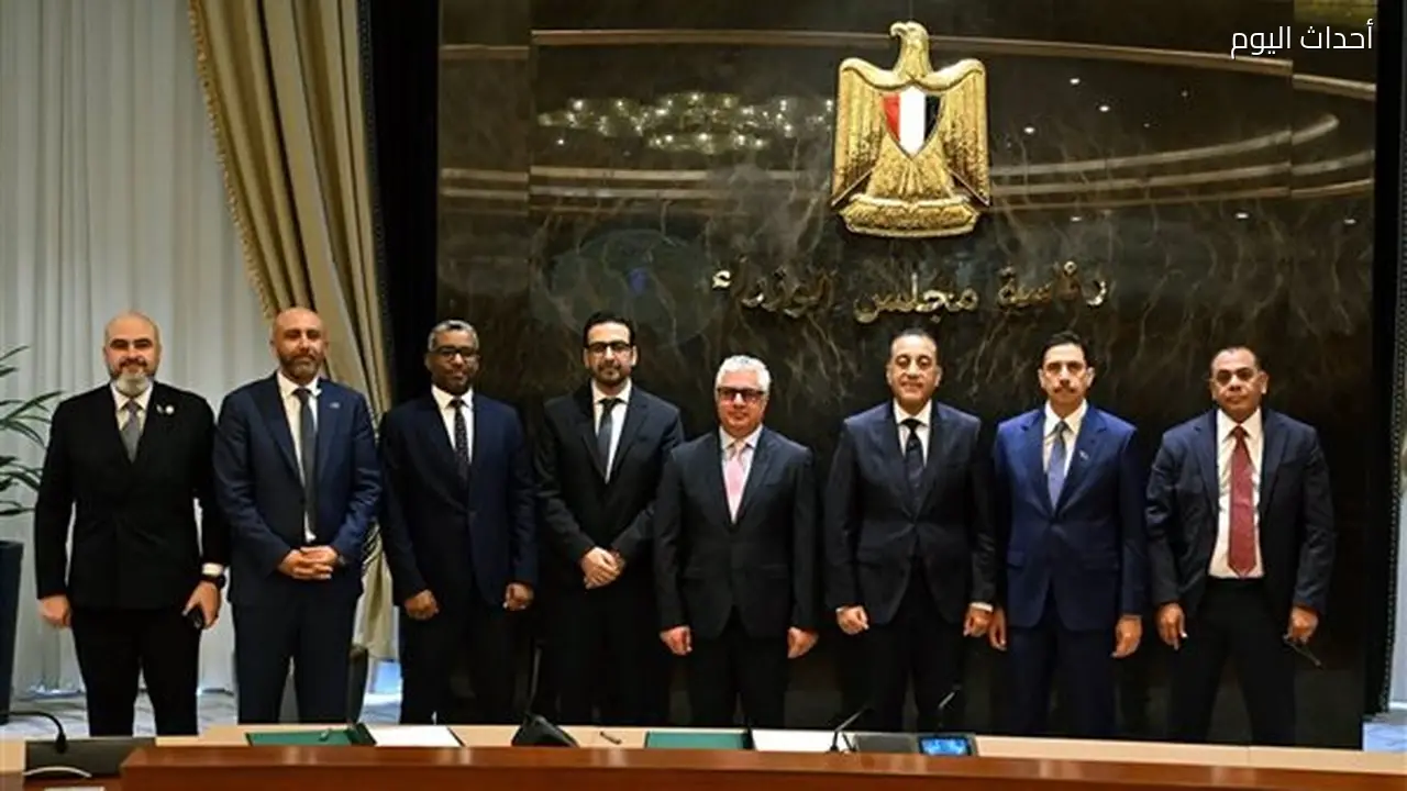 مدبولي يشهد توقيع ثلاثة عقود لوجستية جديدة لتعزيز التجارة العالمية بقناة السويس