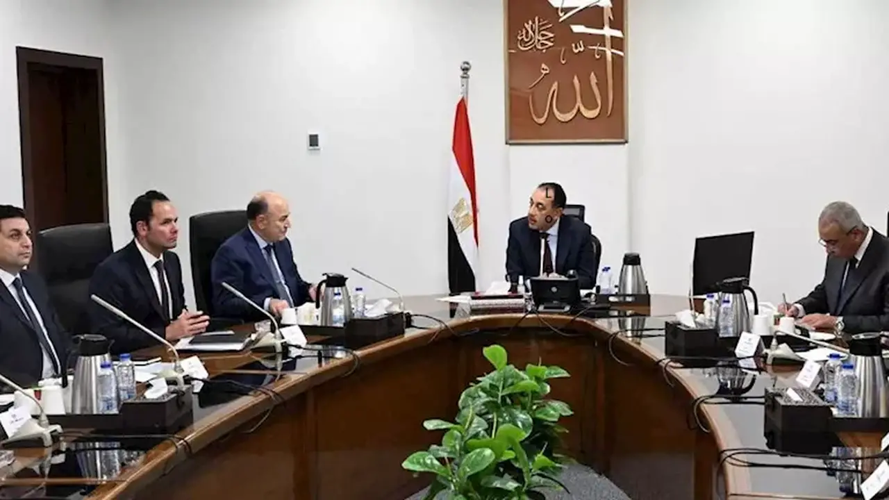 مدبولي يوجه لوضع خطة شاملة لإحياء صناعة الكتان وزيادة المساحات المزروعة إلى 100 ألف فدان