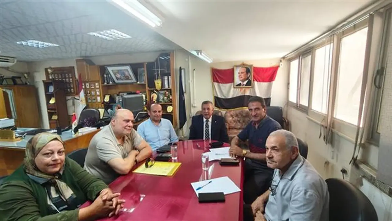 مدير تعليم البحيرة يبحث التوسع في نظام التدريب المزدوج
