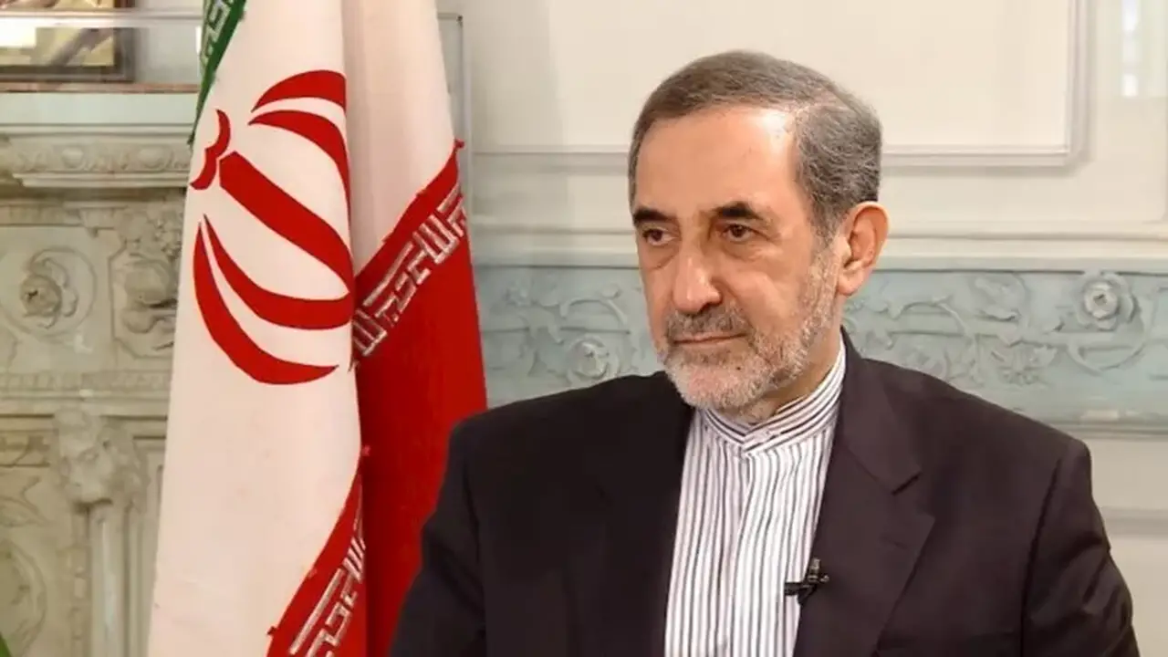 مستشار خامنئي: محور المقاومة يضع إصبعه على الزناد ردًا على تصريحات ترامب