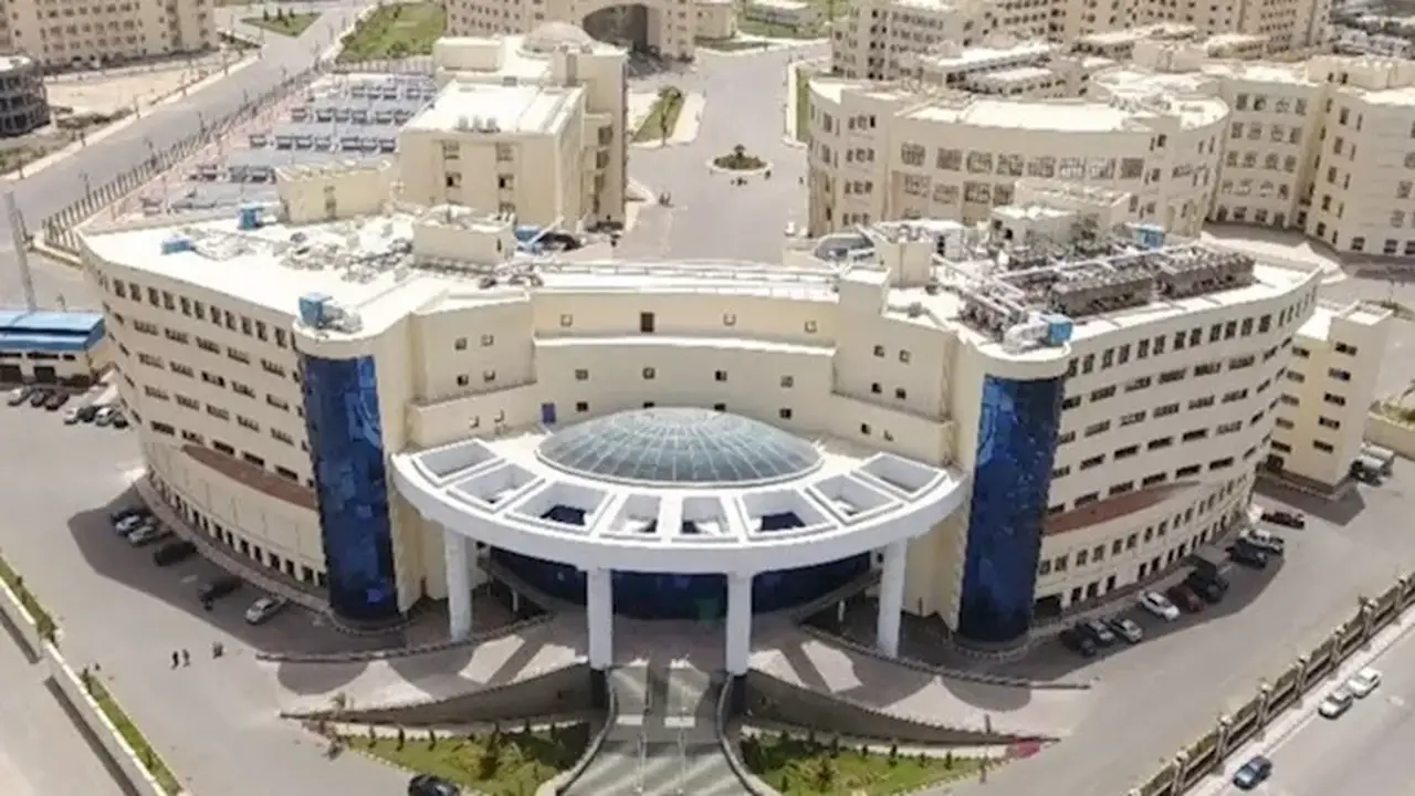 مستشفيات جامعة كفر الشيخ تحقق إنجازات متميزة: 13.5 ألف عملية و304 آلاف تحليل خلال عام