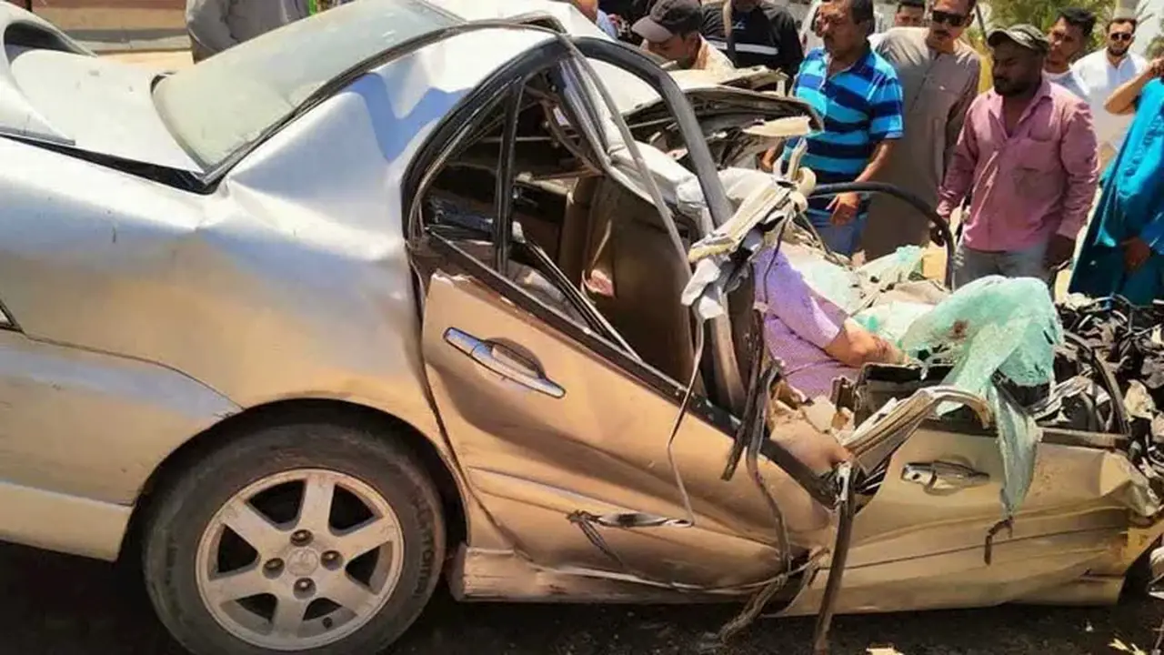 مصرع شخص وإصابة آخرين في حادث تصادم مروع بسوهاج