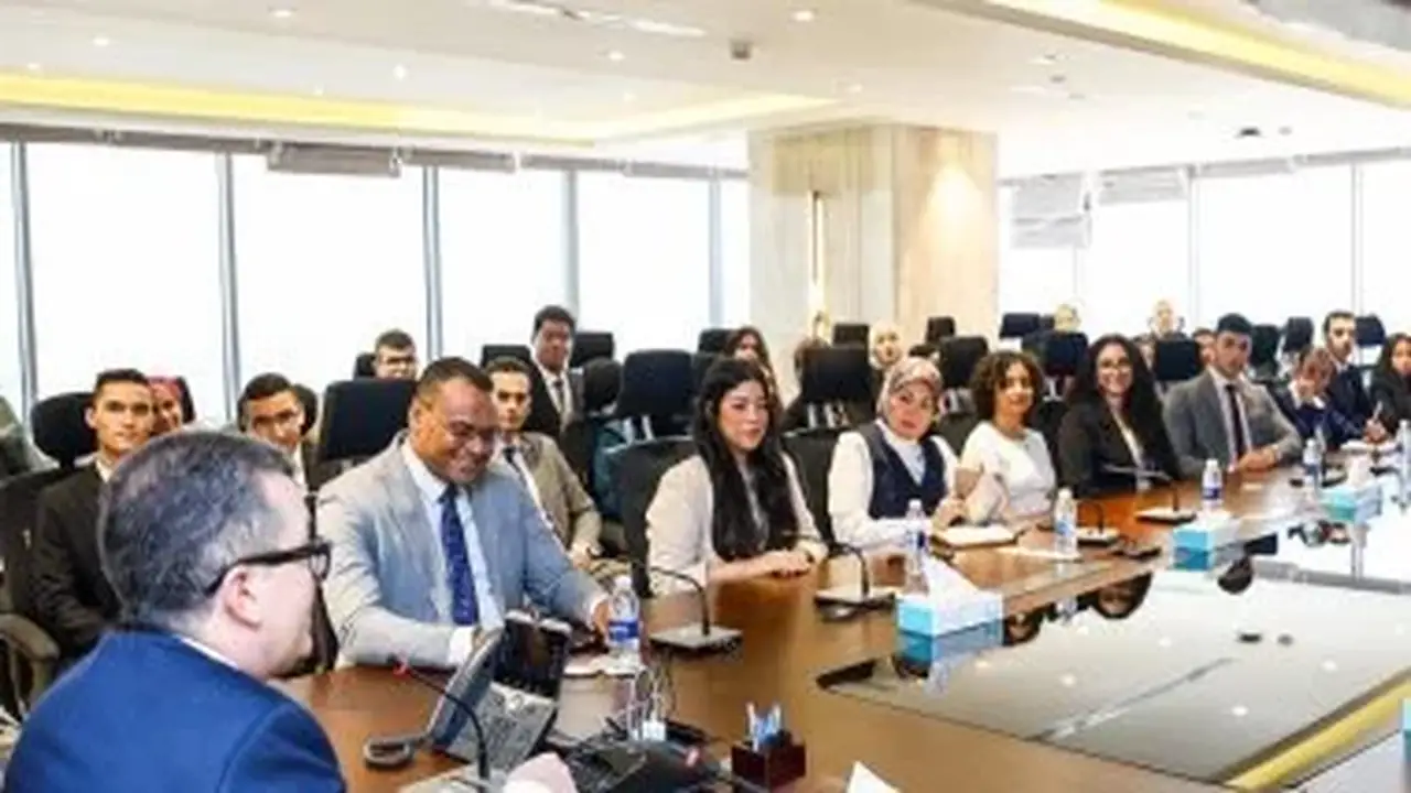 من كراسي الدراسة إلى مقعد الوزير: أحمد رستم يطلق برنامج تدريب شباب الجامعات بوزارة التخطيط