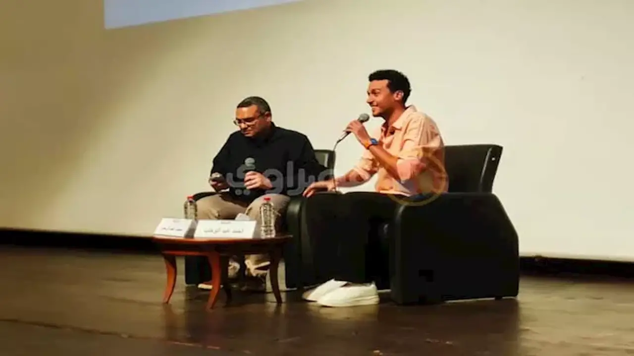 أحمد عبد الوهاب يكشف أسرار نجاح “ورد على فل وياسمين” في مكتبة الإسكندرية (صور)