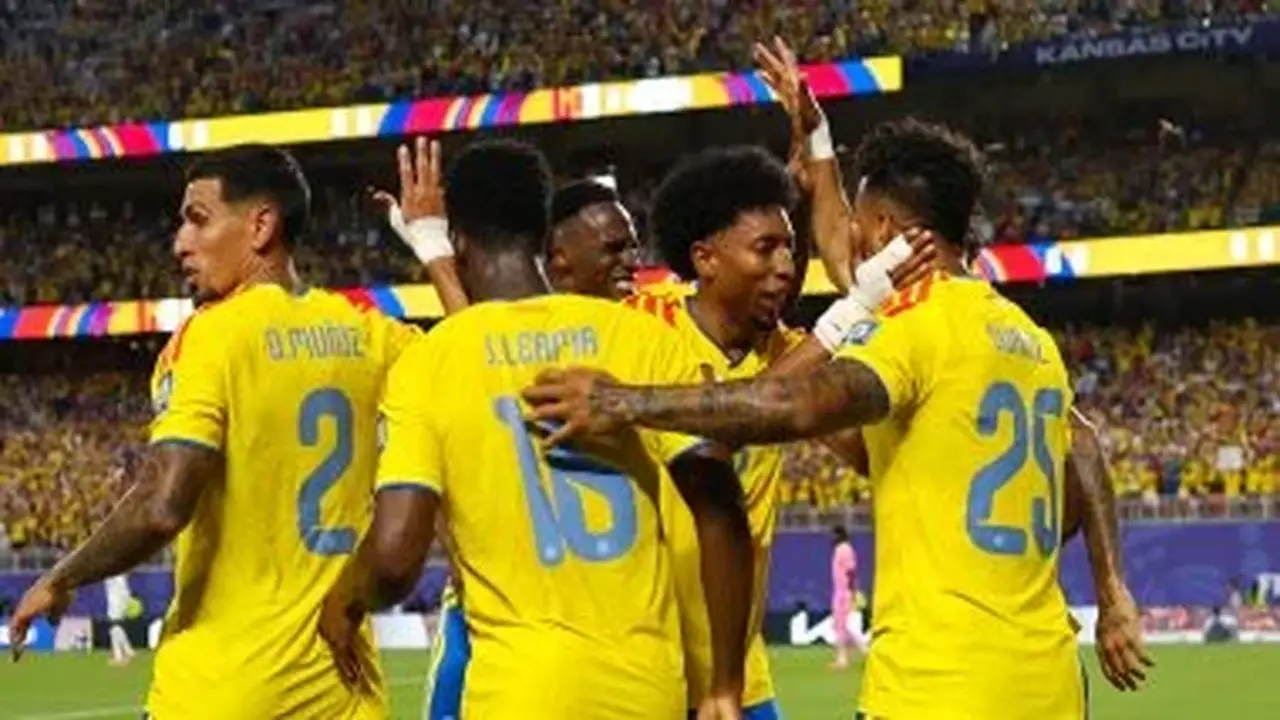 منافس مصر المحتمل: سويسرا وكولومبيا يتنافسان على بطاقة ربع نهائي المونديال