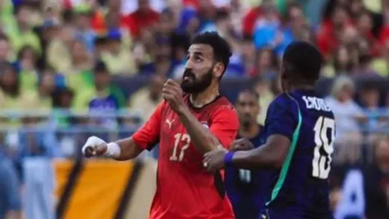 مهند لاشين يعود للتشكيل الأساسي لمنتخب مصر في مواجهة الأرجنتين بكأس العالم