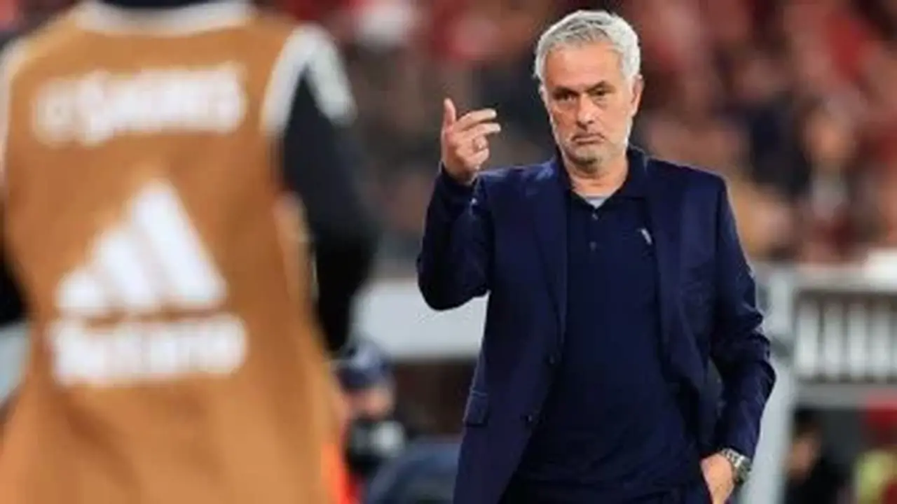 مورينيو ينتقد تقنية VAR بعد مباراة مصر والأرجنتين: سرقة في وضح النهار