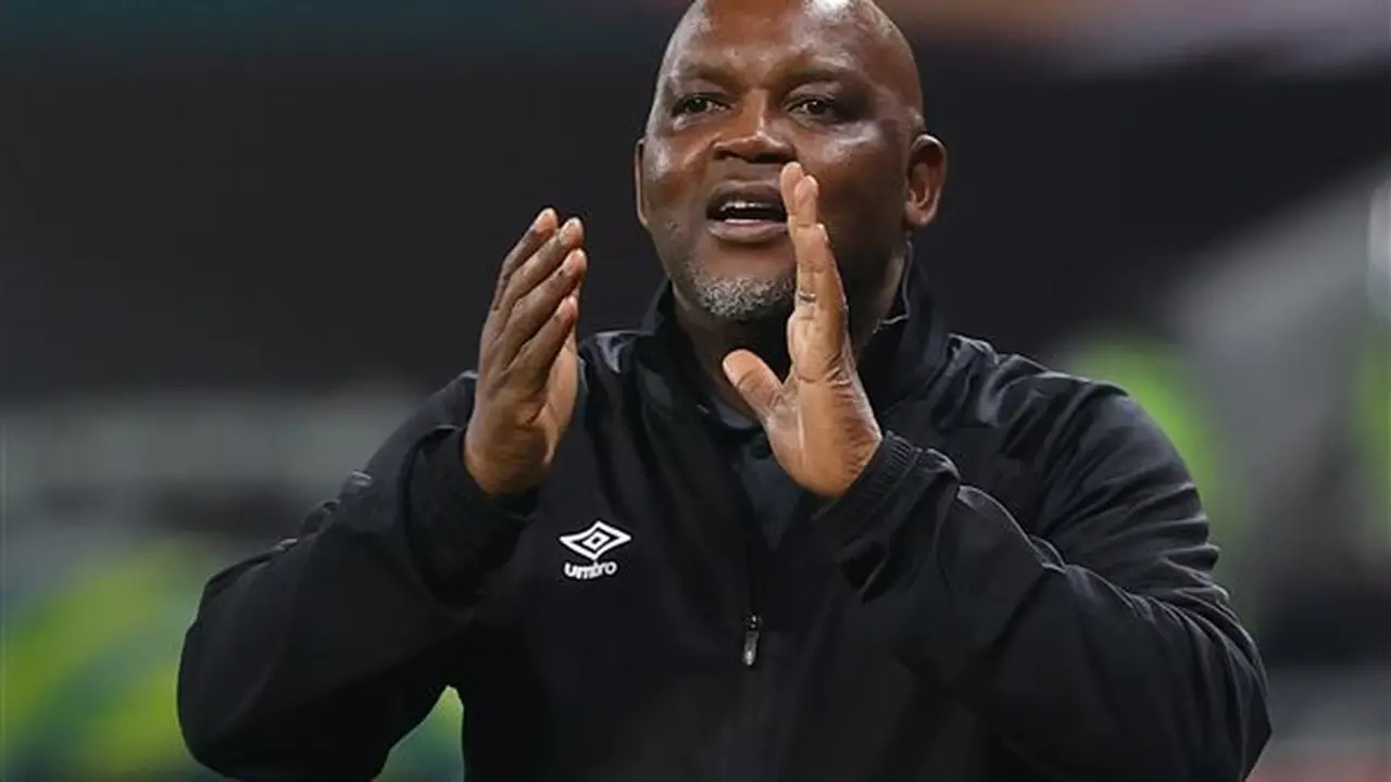 موسيماني يفتح المجال لتولي تدريب منتخب جنوب أفريقيا