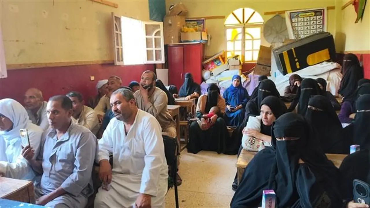 شركة مياه الفيوم تنظم ندوات توعوية واستطلاعات رأي في قرية العزيزية