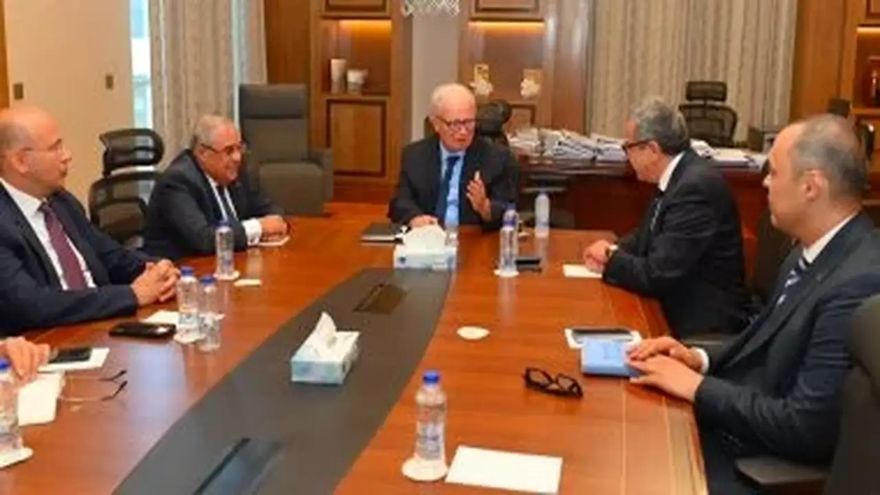 نائب رئيس الوزراء للشؤون الاقتصادية يلتقي رئيس الجهاز المركزي للمحاسبات لبحث سبل التعاون