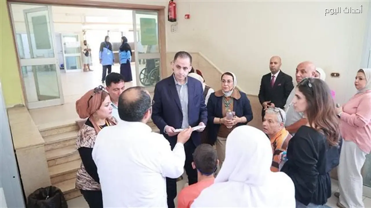 نائب وزير الصحة يحيل عددًا من العاملين بمستشفى برج العرب للتحقيق