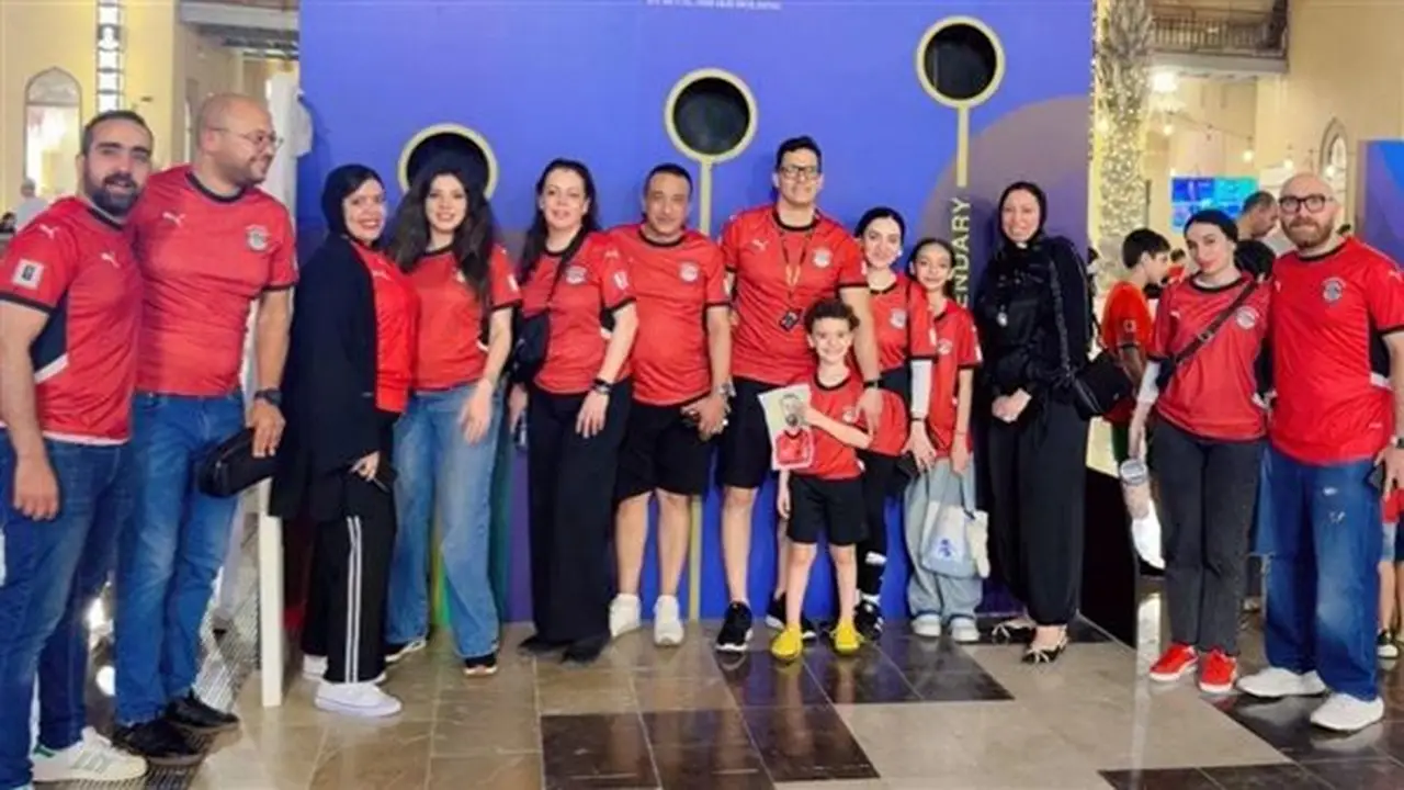 العمانيون والمصريون يجسدون أسمى معاني الأخوة بعد الجدل التحكيمي في مباراة المنتخب