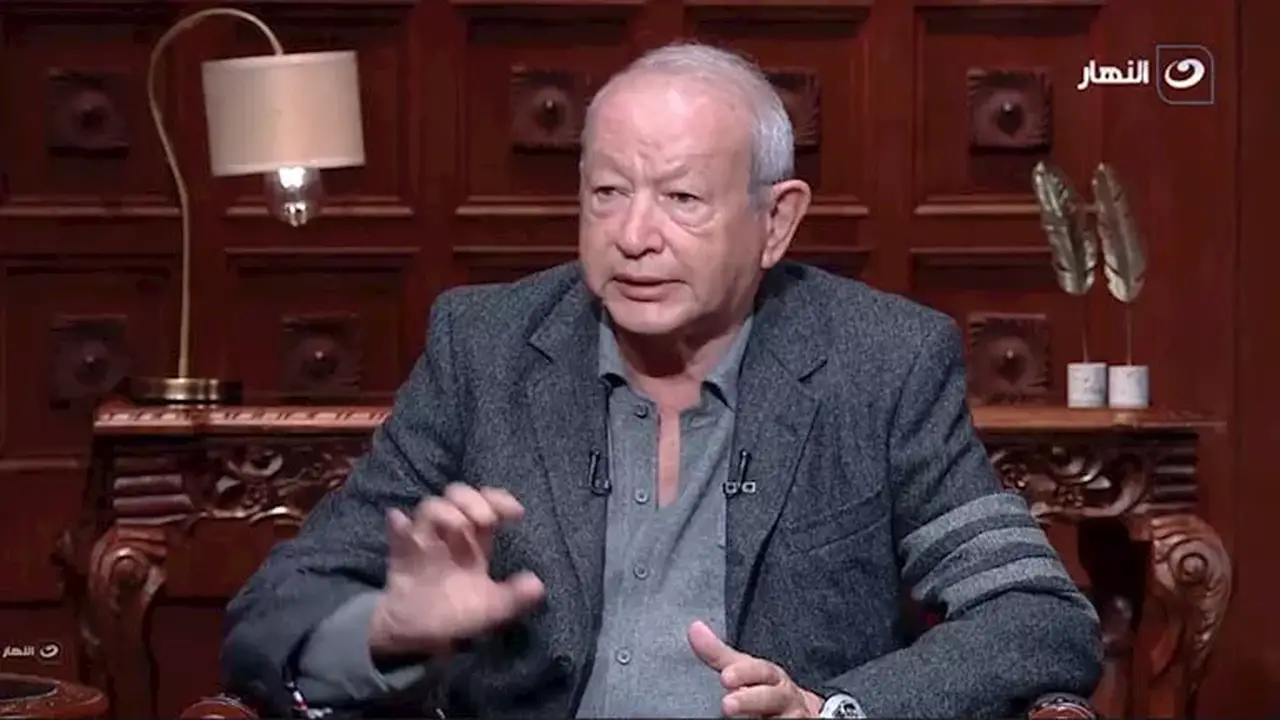 نجيب ساويرس ينفي شائعات إقامة ملعب رياضي بالأهرامات