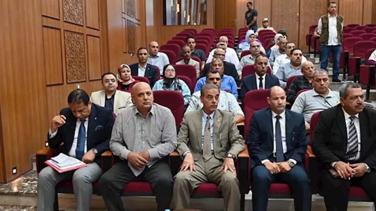 محافظ جنوب سيناء يترأس اجتماع المجلس التنفيذي لتخصيص أراضٍ لمشروعات تنموية جديدة
