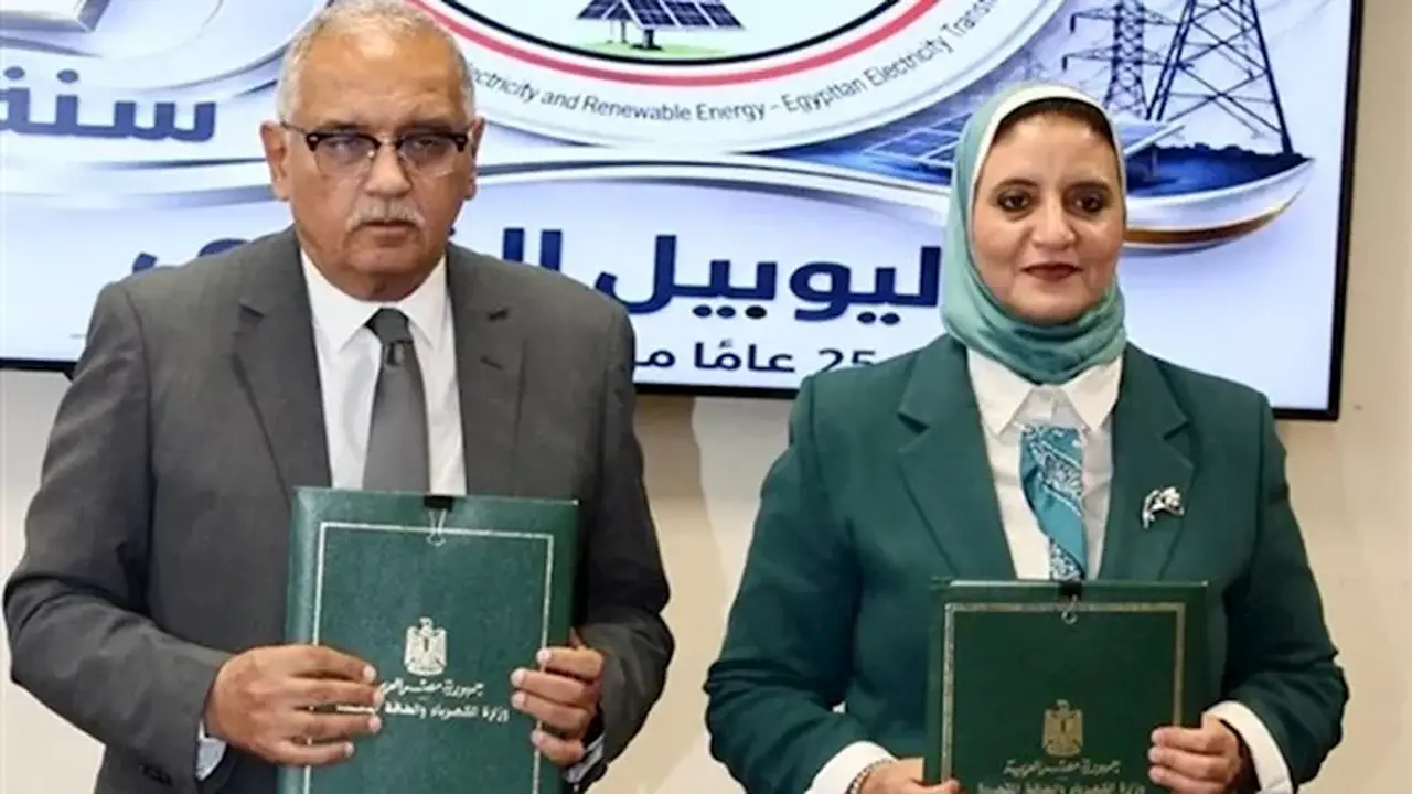 توقيع عقد إنشاء محطة محولات ميناء دمياط لتعزيز الشبكة القومية للكهرباء