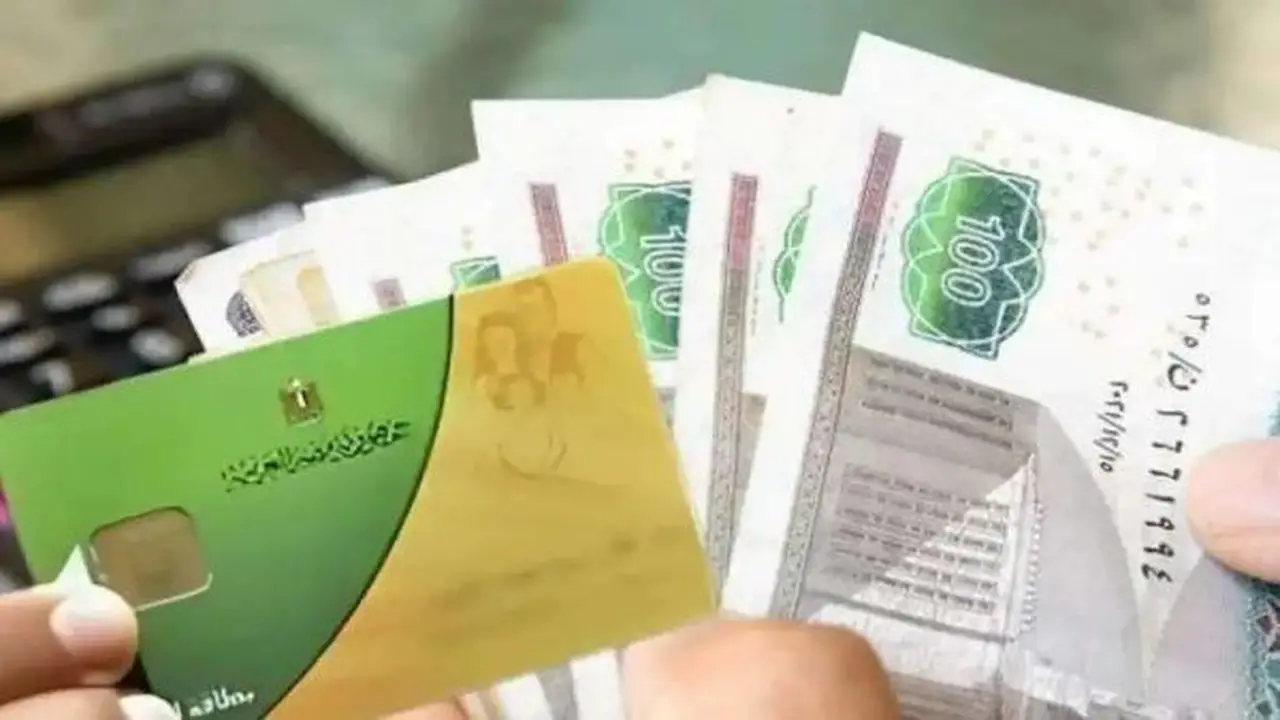 نقيب بقالي التموين: الحكومة تدرس احتساب الدعم للفرد بأكثر من 100 جنيه