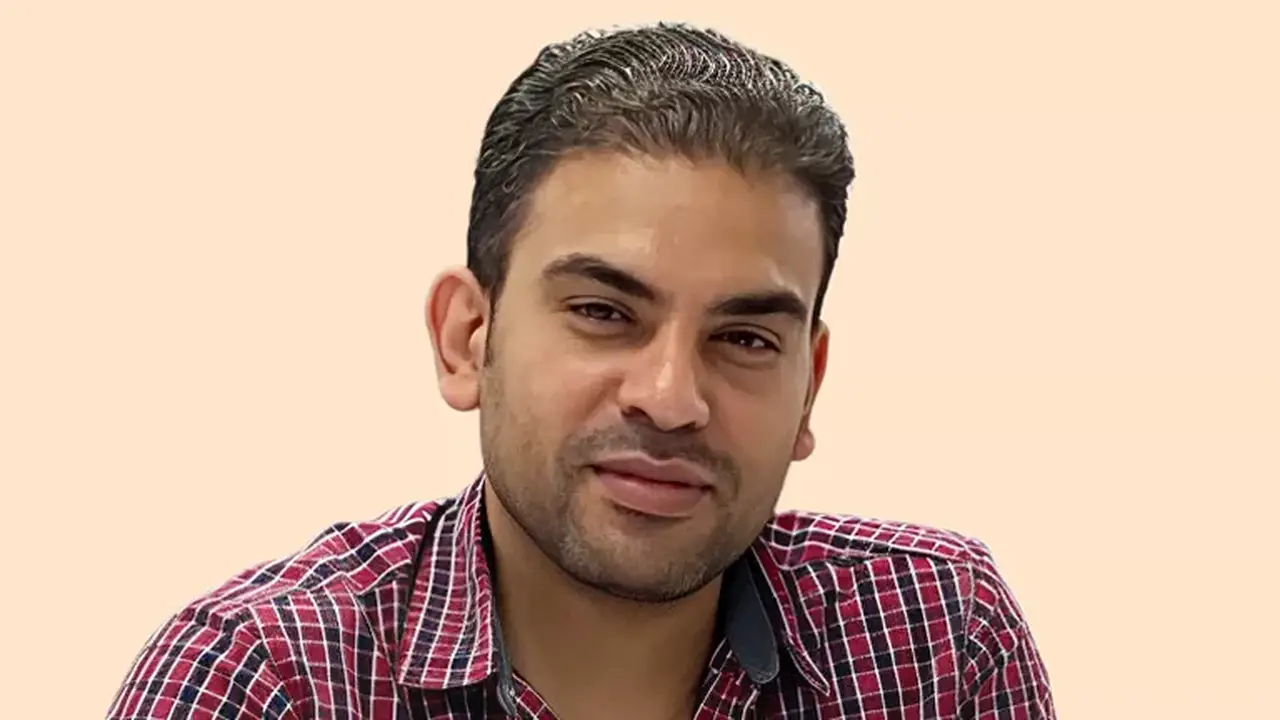 إعادة بناء الاقتصاد الصحفي: نهاية النموذج الربحي المقلوب ونموذج الـ6 أجنحة