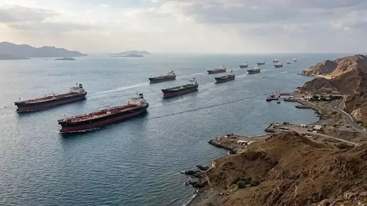واشنطن تطالب إيران بإعلان علني بعدم استهداف السفن في مضيق هرمز