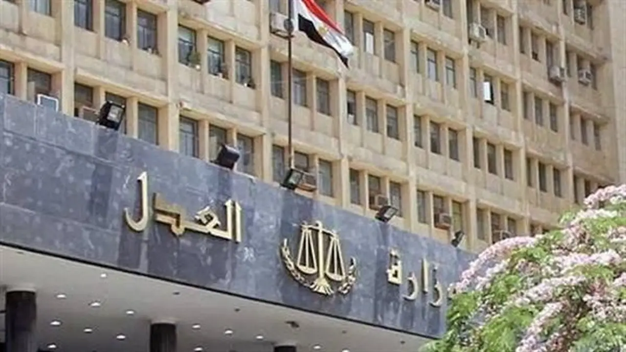 وزارة العدل تستمر في التوسع الرقمي بمكاتب الشهر العقاري في سوهاج والمنيا