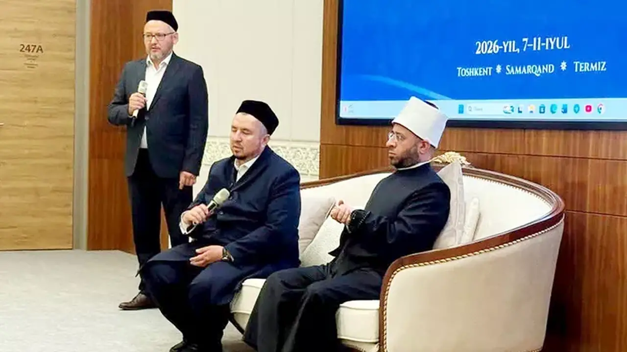 وزير الأوقاف يتحدث عن دور الوقف في تاريخ المسلمين بمركز الحضارة بطشقند