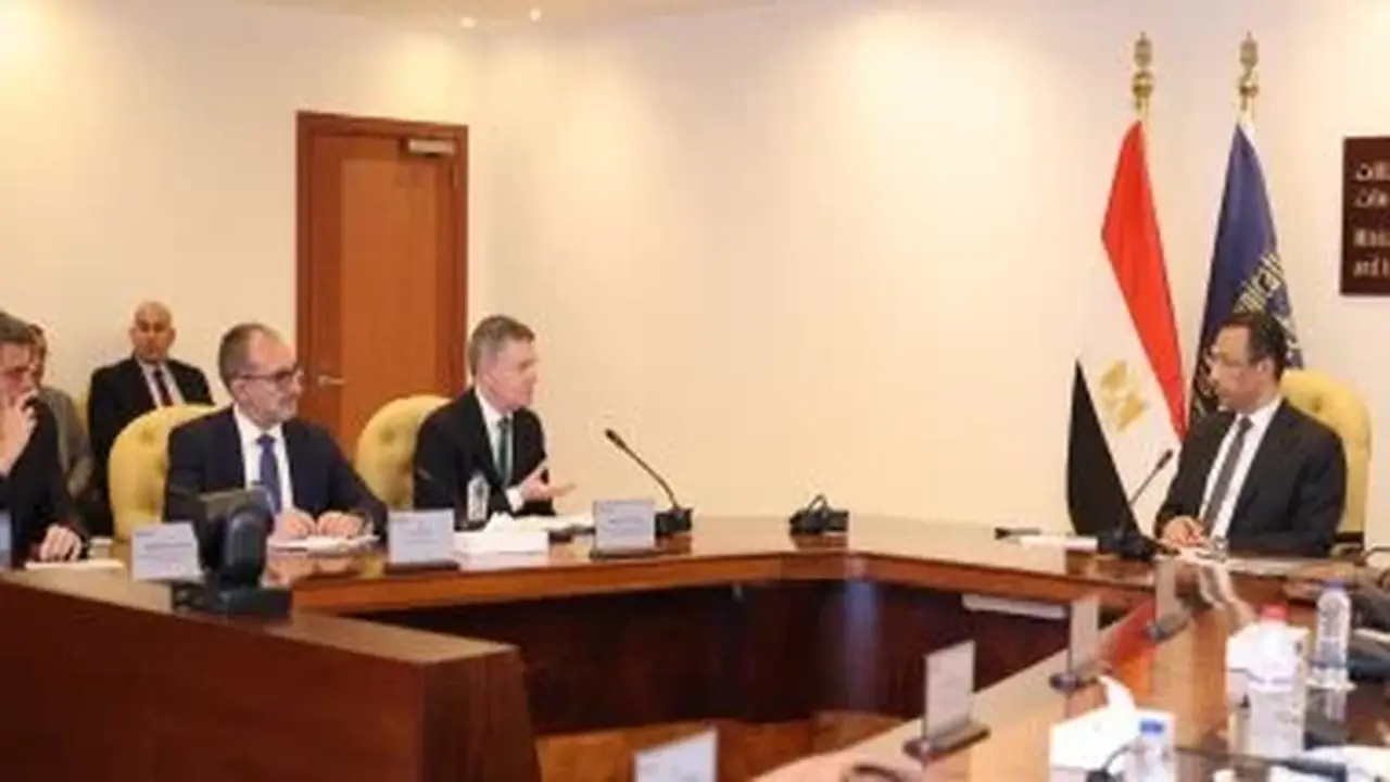 وزير الاتصالات يبحث مع البنك الدولي تعزيز التعاون في مجال الذكاء الاصطناعي