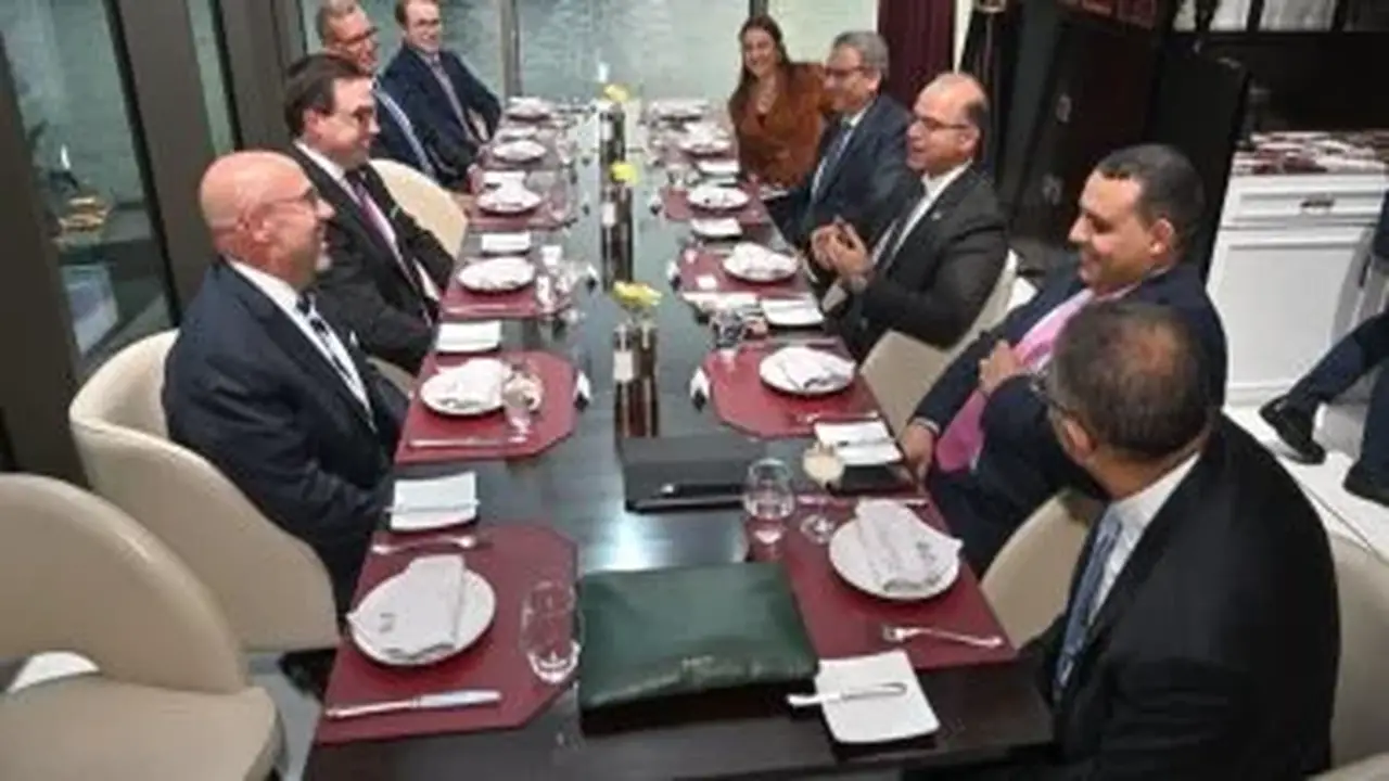 وزير الاستثمار والتجارة الخارجية يناقش مع مساعد وزير التجارة الأمريكي تعزيز الشراكة الاقتصادية