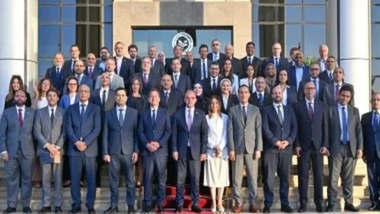 وزير الاستثمار يناقش خطط التوسع مع 22 شركة فرنسية في مصر
