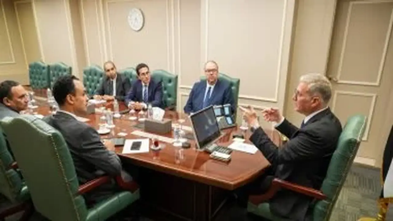 وزير البترول يناقش مع شلمبرجير استخدام الذكاء الاصطناعي لزيادة الإنتاج