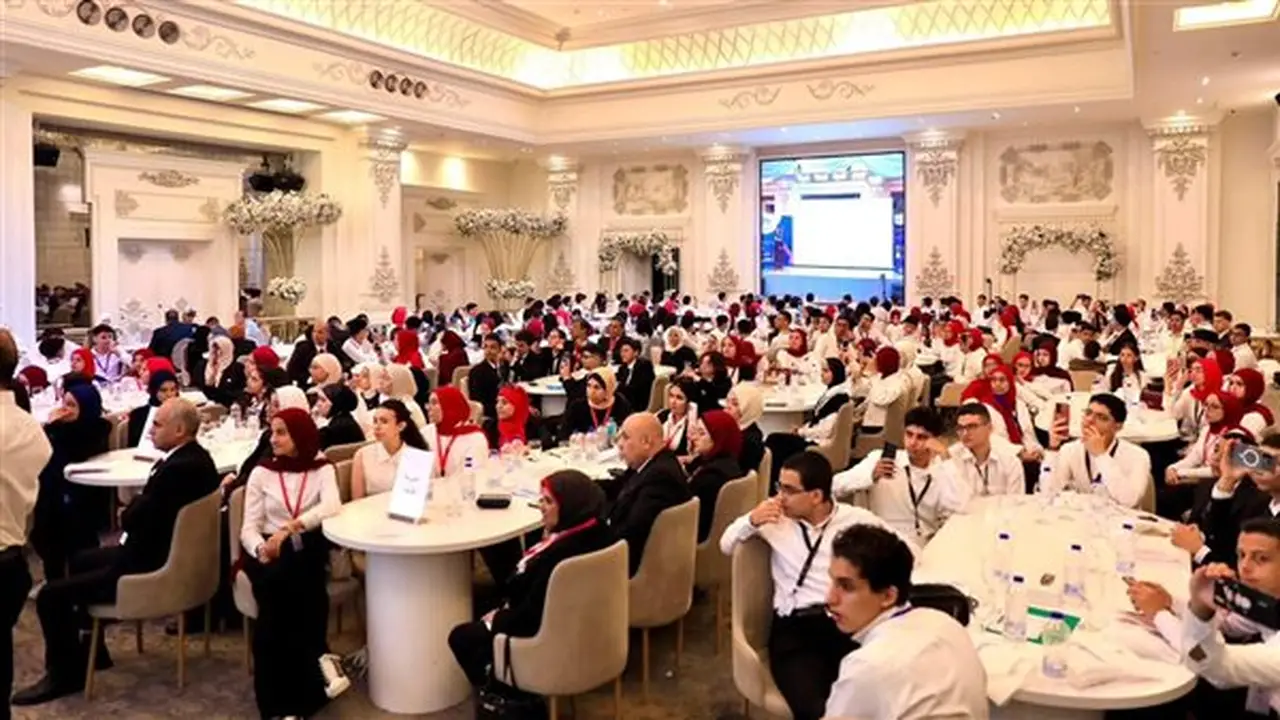 وزير التربية والتعليم يكرم الطلاب المتفوقين في اختبار “توفاس” للبرمجة والذكاء الاصطناعي