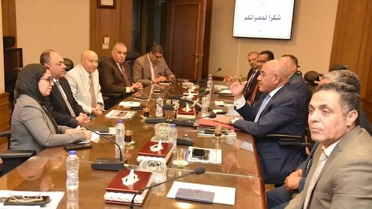وزير التعليم يعقد اجتماعًا مع اتحاد الصناعات لإطلاق 100 مدرسة تكنولوجيا تطبيقية
