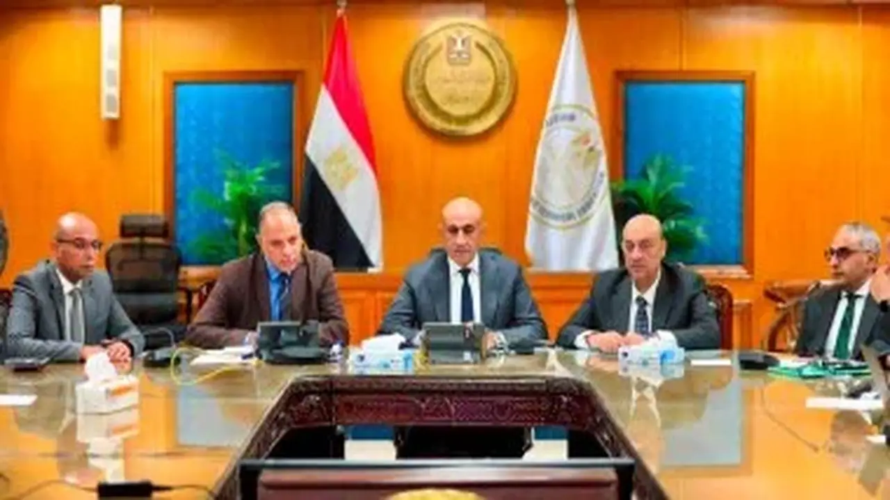 وزير التعليم يتابع سير امتحانات الثانوية العامة من غرفة العمليات المركزية