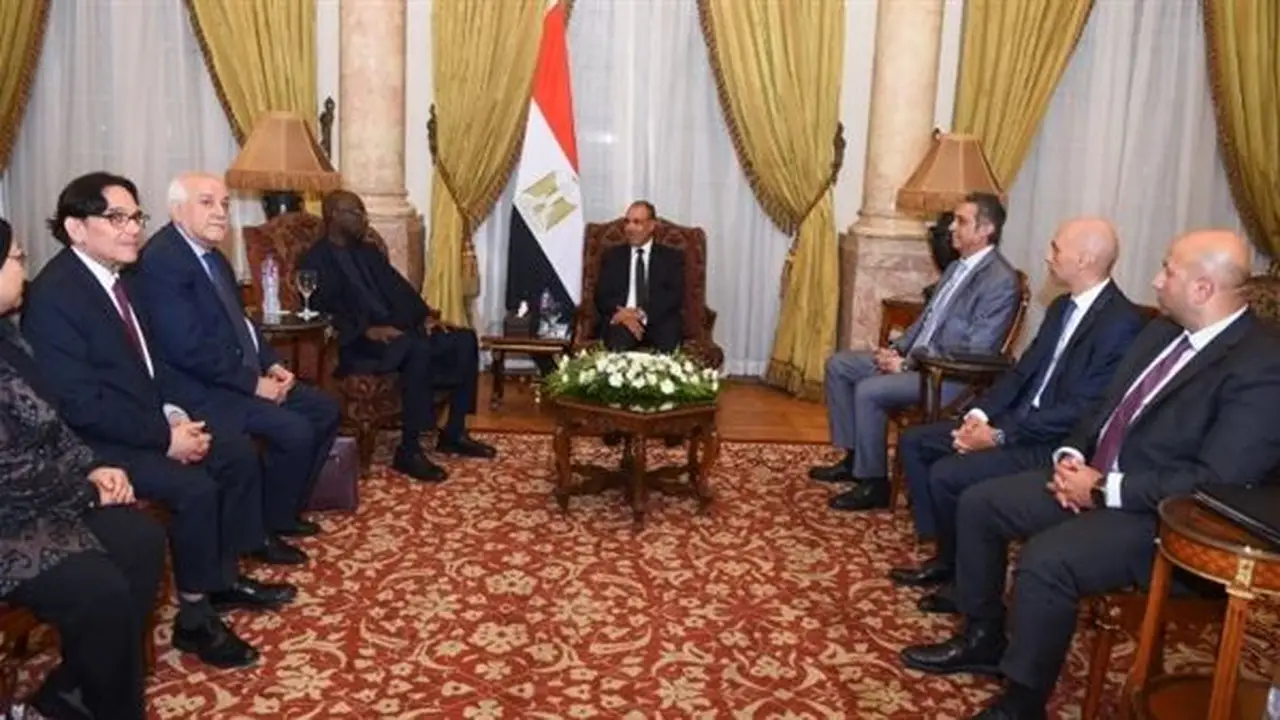 وزير الخارجية يؤكد على أهمية تنفيذ خطة السلام الأمريكية لدعم القضية الفلسطينية