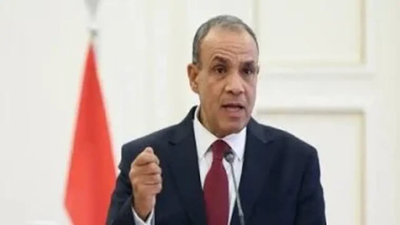 وزير الخارجية المصري يبحث مع نظيره اليمني جهود الإفراج عن البحارة المختطفين