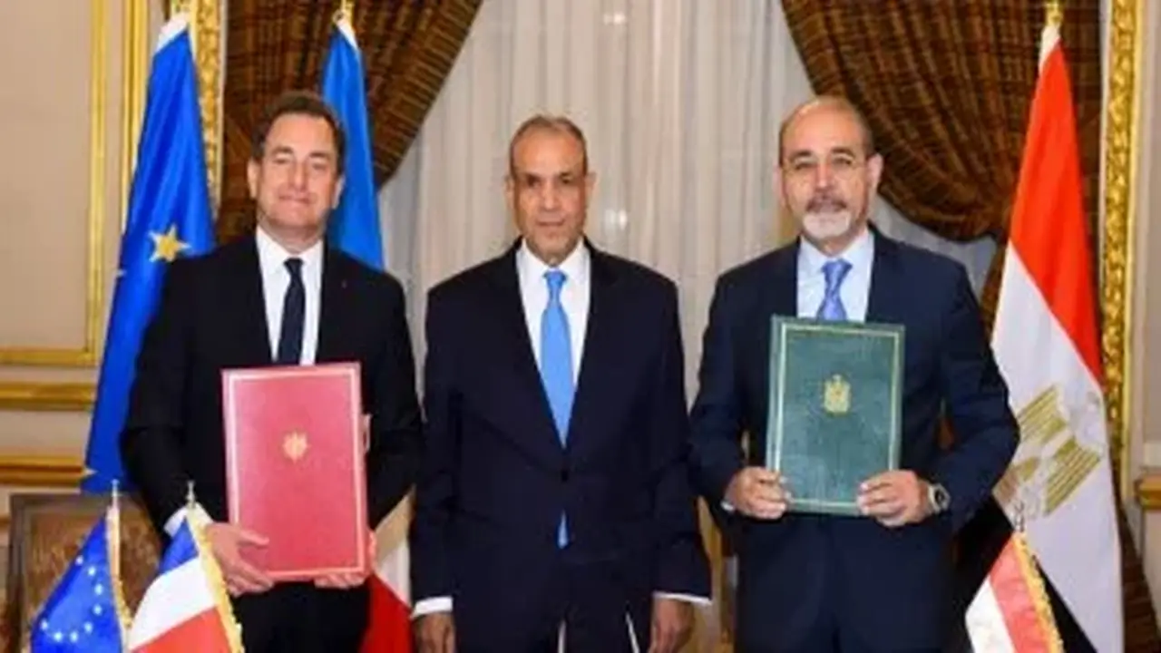 وزير الخارجية يشهد توقيع إعلان النوايا للتعاون في مجال الهجرة بين مصر وفرنسا