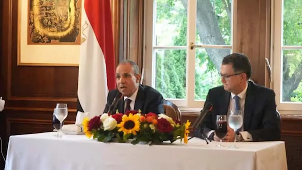 وزير الخارجية يلتقي الجالية المصرية في فيينا لتعزيز التواصل والتعاون