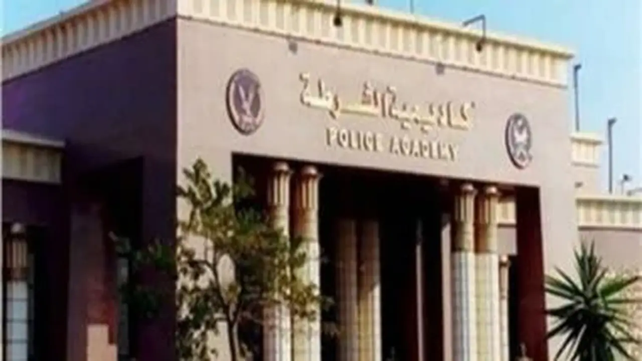 وزير الداخلية يعلن قبول دفعة جديدة في أكاديمية الشرطة