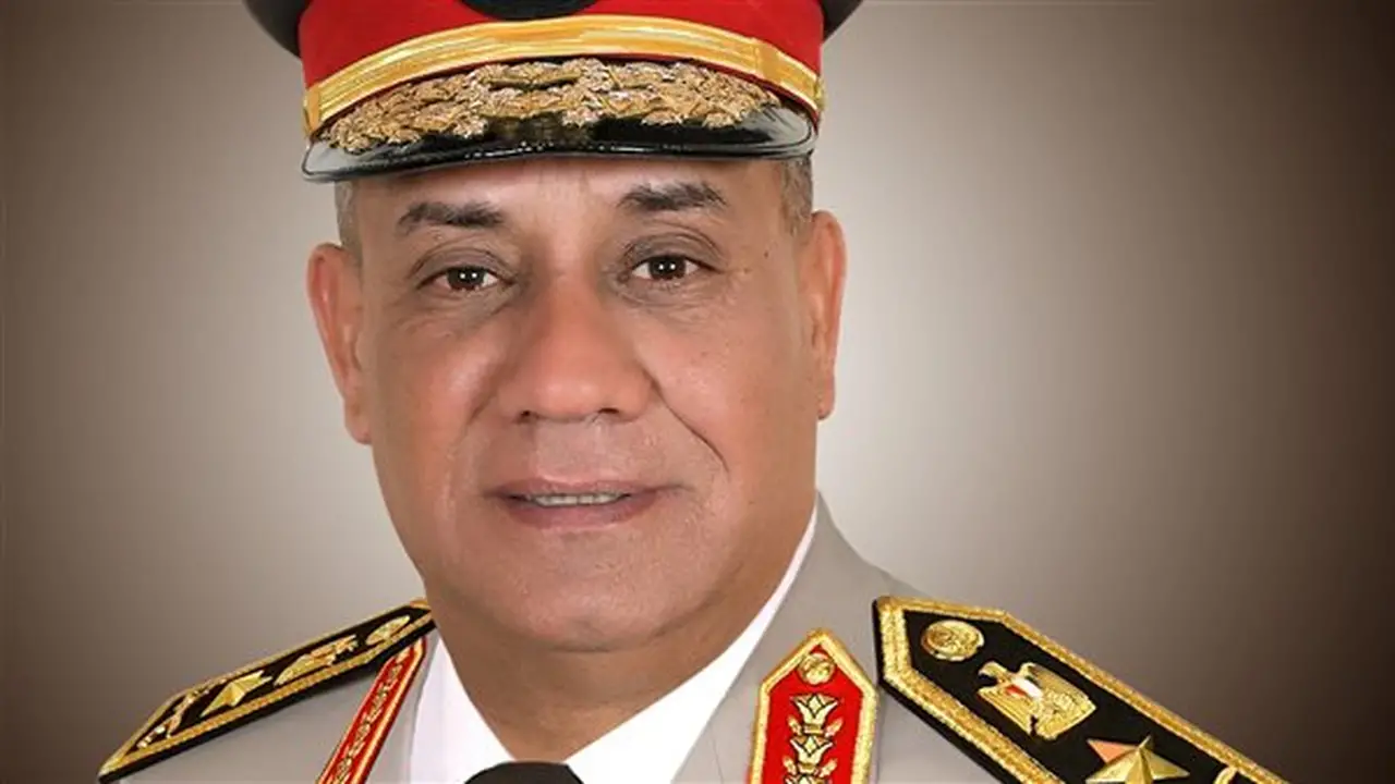 وزير الدفاع يغادر البلاد متوجهاً إلى تركيا في زيارة رسمية
