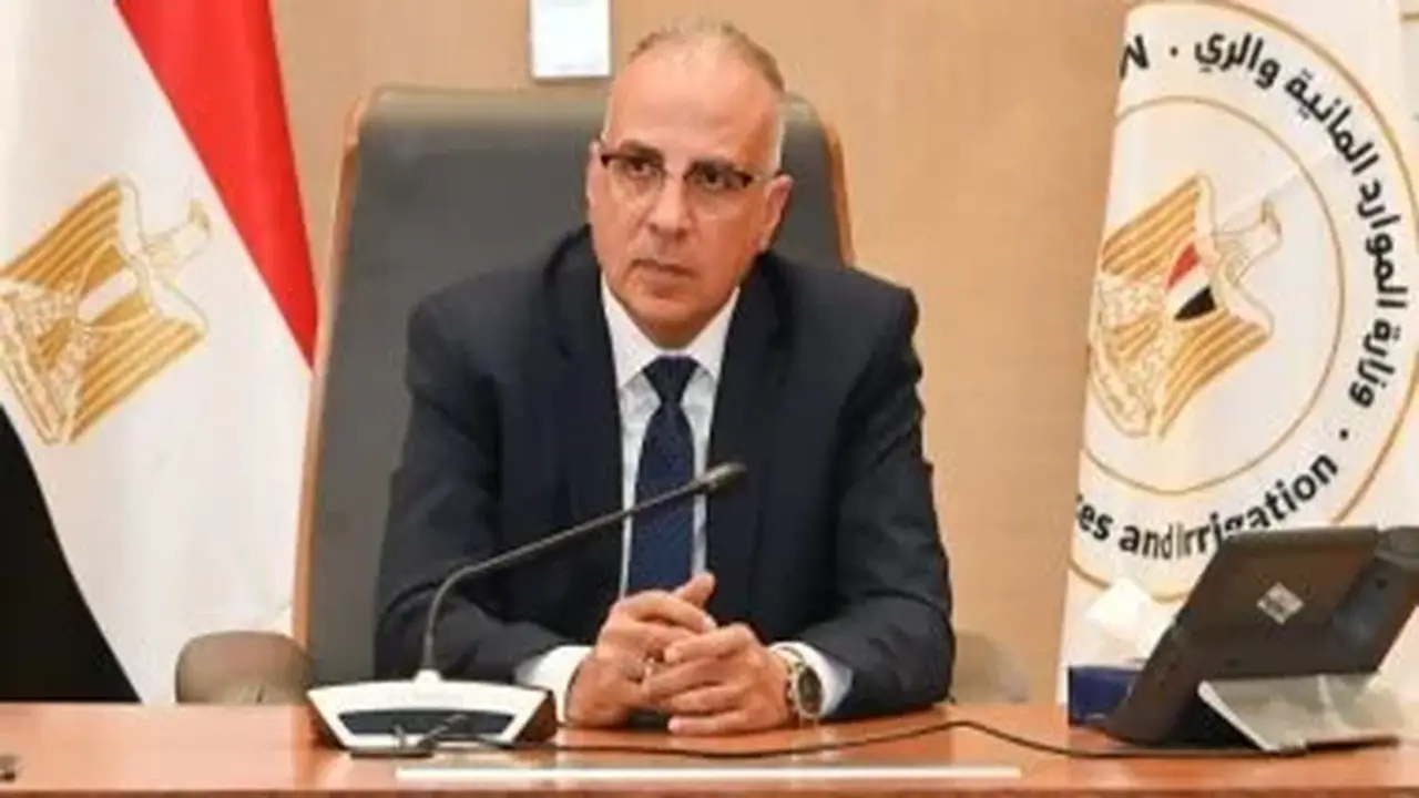 وزير الري يناقش تطوير إدارة وتشغيل السد العالي وخزان أسوان