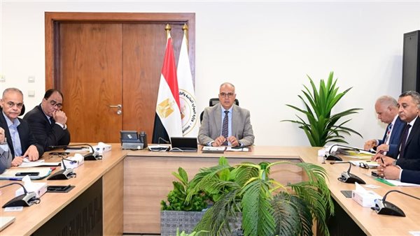 وزير الري يؤكد أهمية الإدارة الاستباقية لمواجهة ورد النيل والمخلفات العائمة