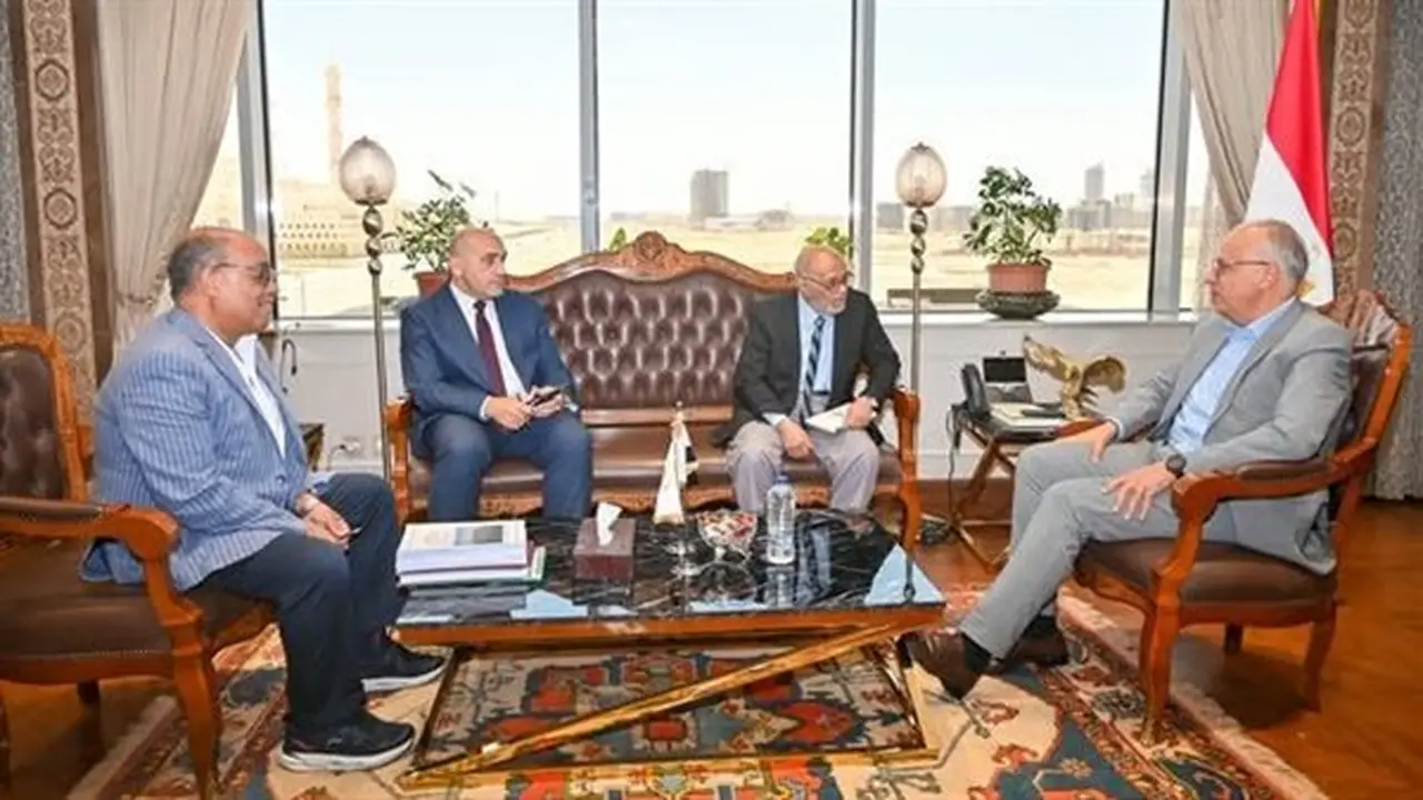 وزير الري يوجه بإعداد دليل استرشادي لتشغيل القناطر وإدارة الأزمات في حالات الطوارئ