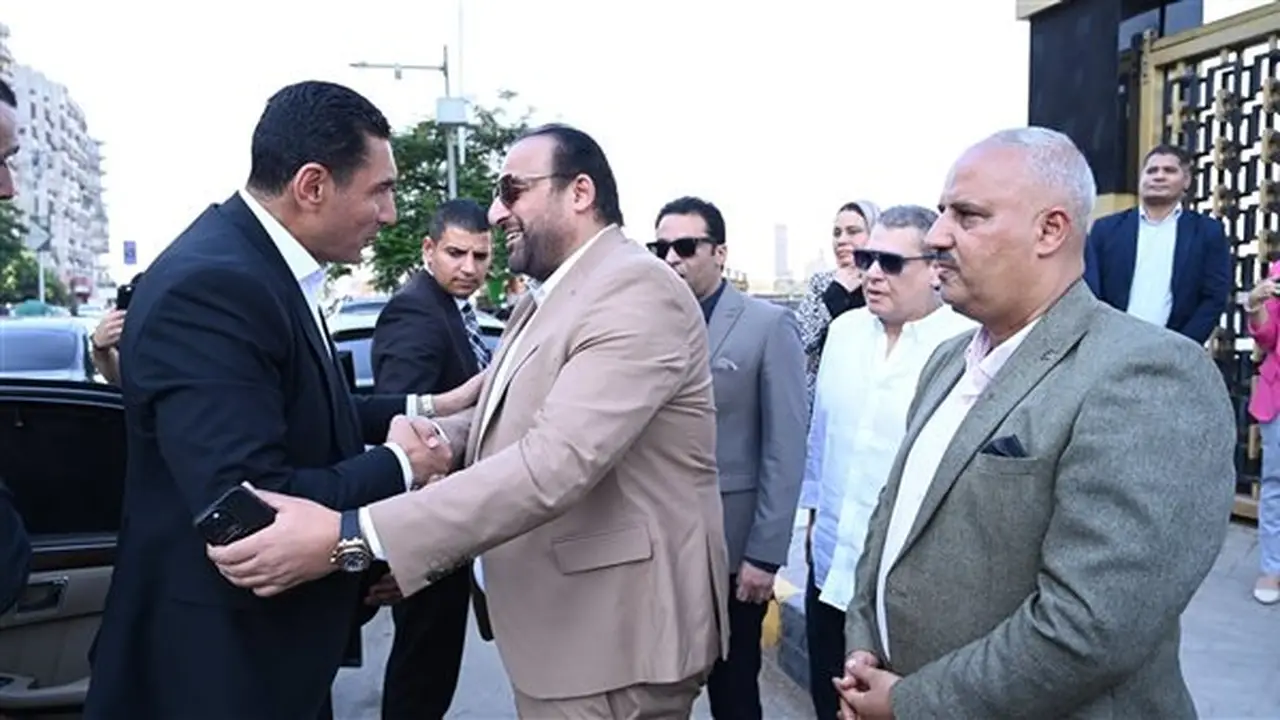 وزير الشباب والرياضة يزور نادي الصحفيين لدعم مشروعات التطوير وإنشاء شركة للخدمات الرياضية