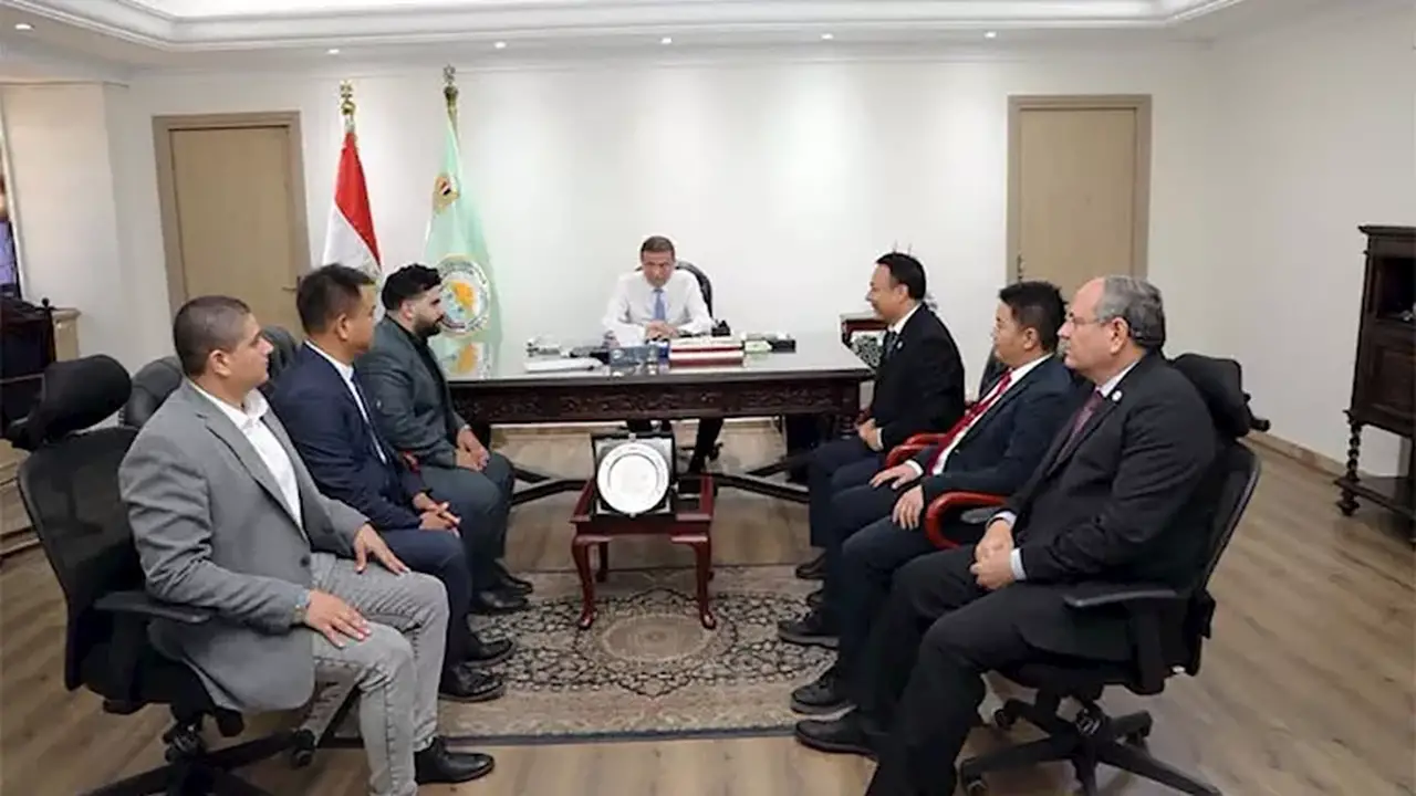 وزير الزراعة يلتقي وفد “نيو هوب” الصينية لبحث تعزيز الاستثمارات وصناعة الأعلاف في مصر