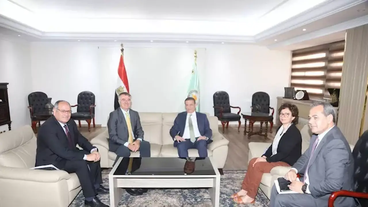 وزير الزراعة يبحث مع معهد إيطالي دعم صغار المزارعين وتعزيز التعاون الزراعي