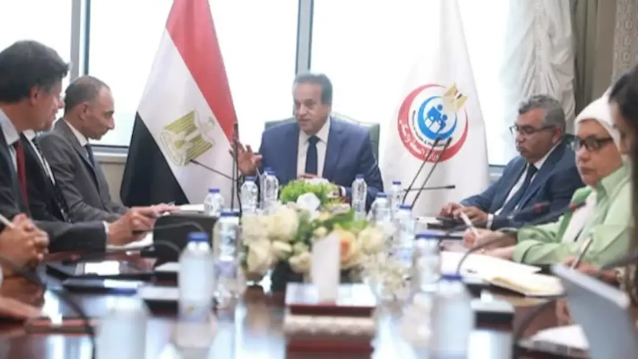 اجتماع وزير الصحة مع شركة إيني الإيطالية لتطوير مستشفى هليوبوليس الجديدة