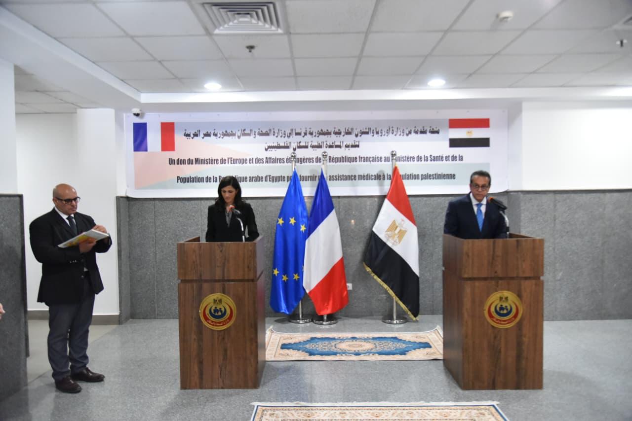 وزير الصحة يتسلم شحنة مساعدات طبية فرنسية جديدة وزير الصحة يتسلم شحنة مساعدات طبية فرنسية جديدة