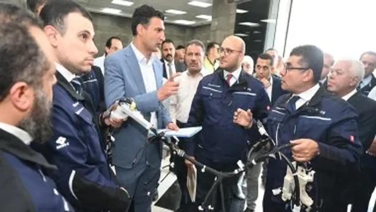وزير الصناعة ومحافظ الشرقية يتفقدان مصانع للصناعات الهندسية والكهربائية بالعاشر من رمضان