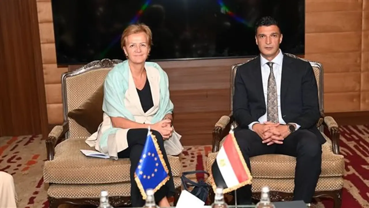 وزير الصناعة يلتقي رئيسة بعثة الاتحاد الأوروبي لتعزيز التعاون الصناعي