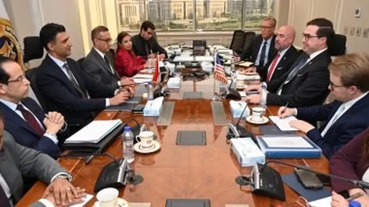 وزير الصناعة يناقش مع مساعد وزير التجارة الأمريكي سبل تعزيز التعاون الصناعي