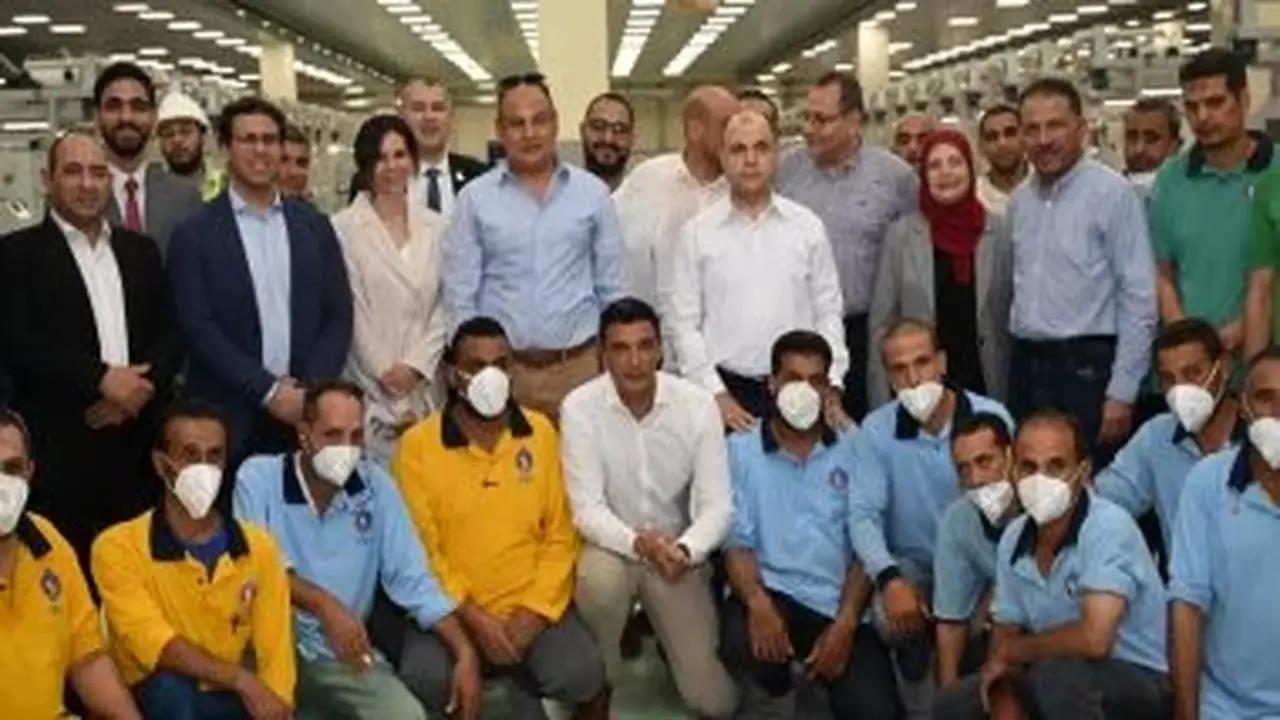 وزير الصناعة يزور مجمع مصانع شركة مصر للغزل والنسيج في المحلة الكبرى