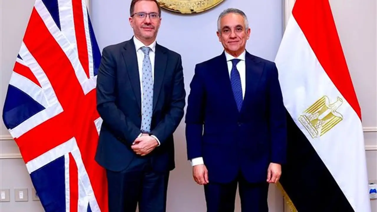 وزير العدل يلتقي بسفير المملكة المتحدة بالقاهرة ويبحث تعزيز التعاون القضائي